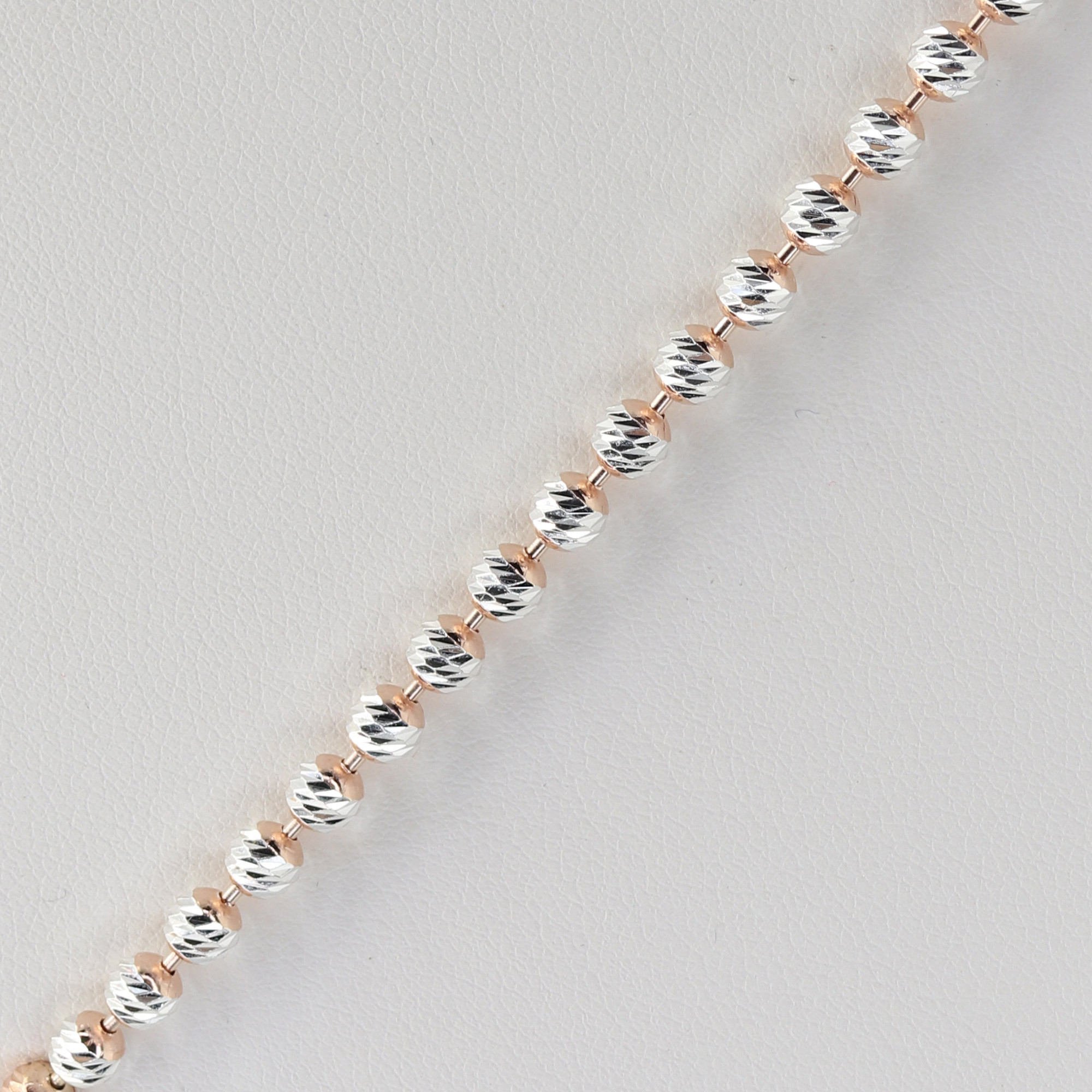 Stříbrný řetízek