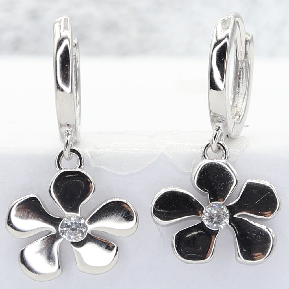 Stříbrné náušnice