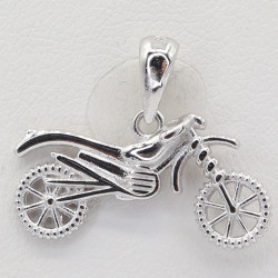 Stříbrný přívěs