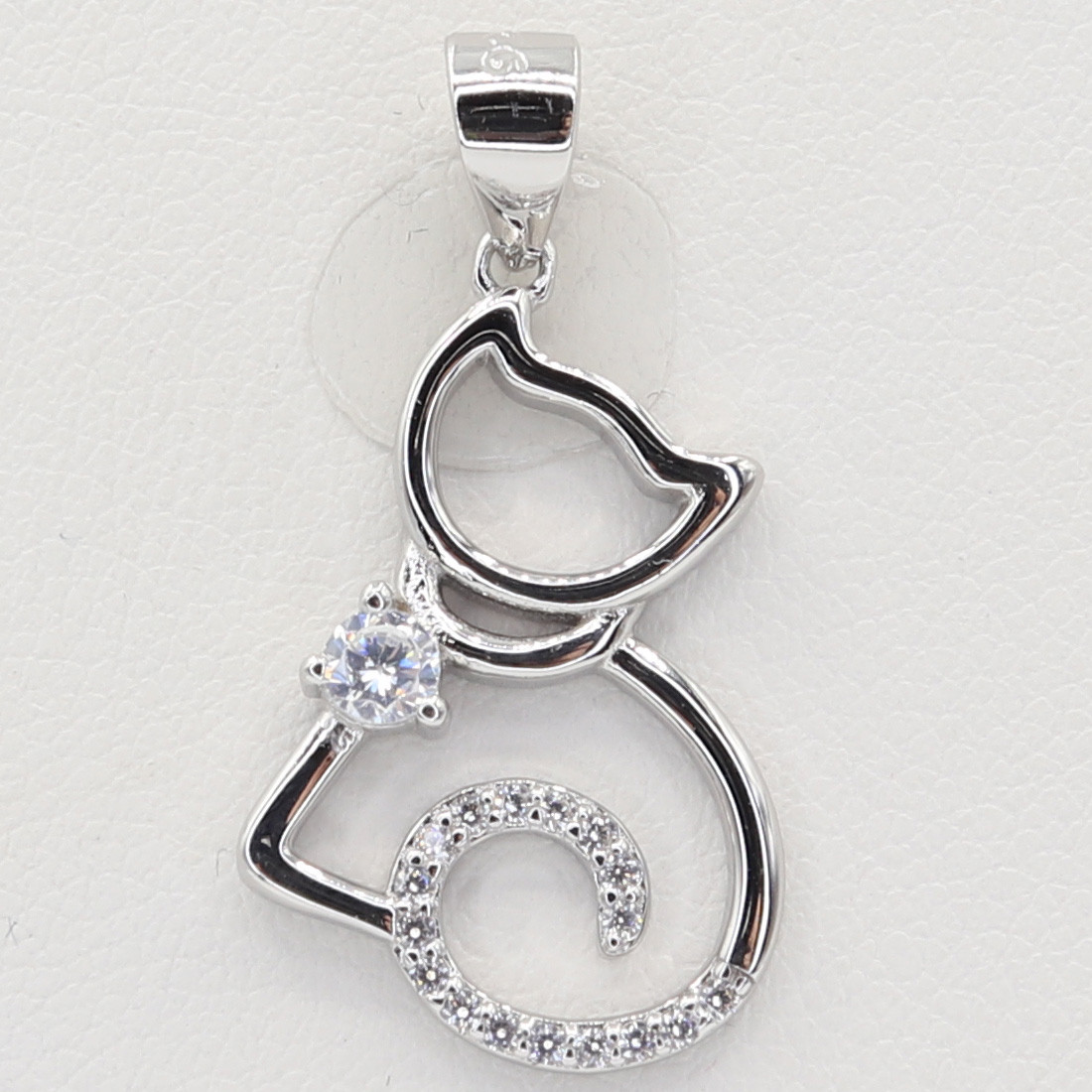 Stříbrný přívěs