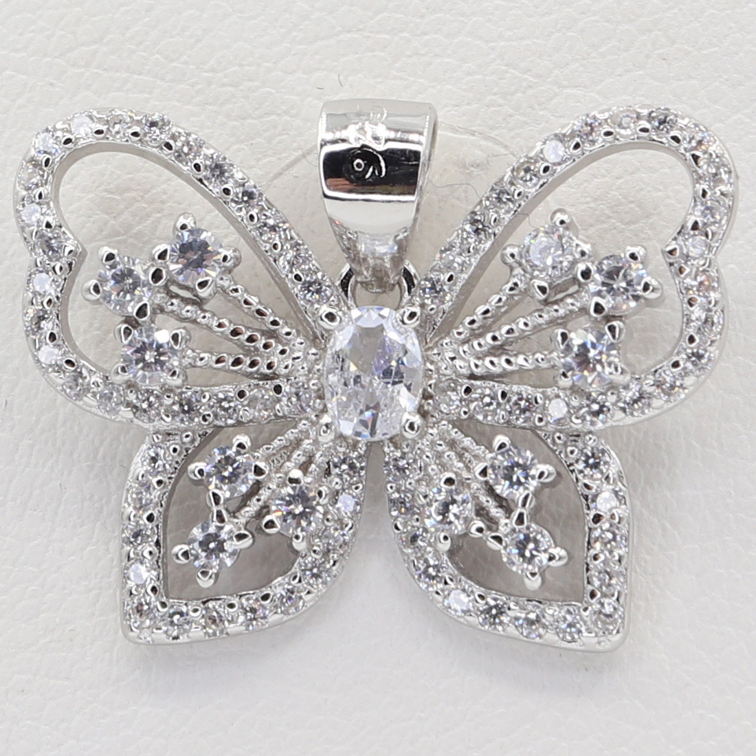 Stříbrný přívěs