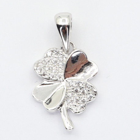 Stříbrný přívěs